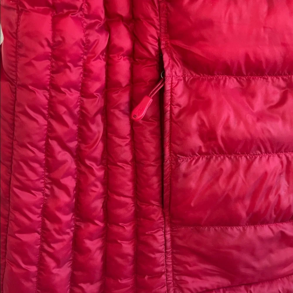 Best/Red Puffer Vest - Picture 3 of 6